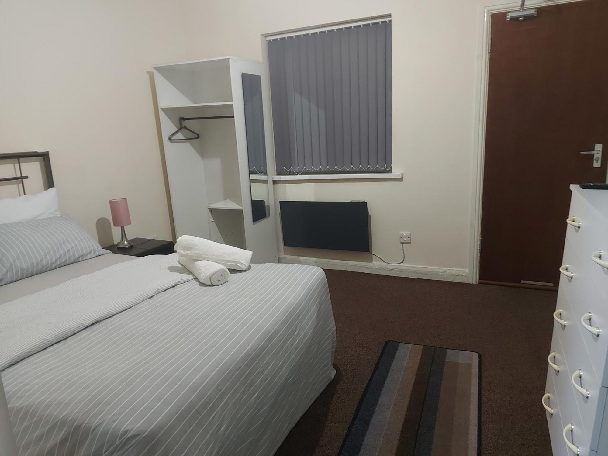 Private 1 Bed Flat Near The Aston Park Apartamento